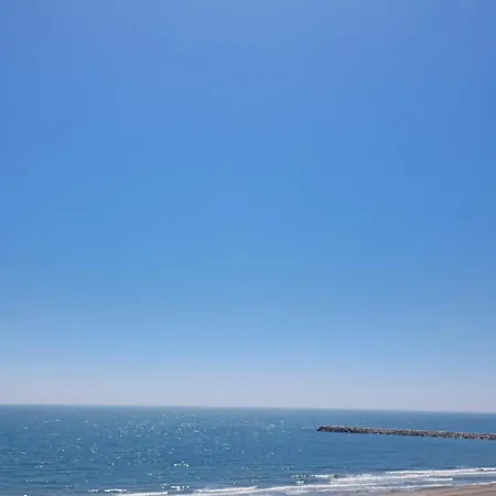 Sea View Apartment *